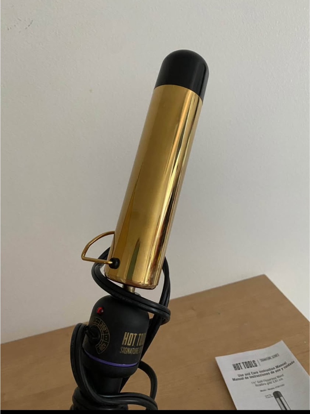 Hot Tools 1 1/2” Gold Flipperless Wand - Picture 3 of 4